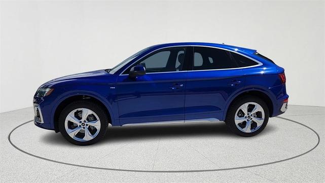 Photo of 2021 Ultra Blue Metallic Audi Q5