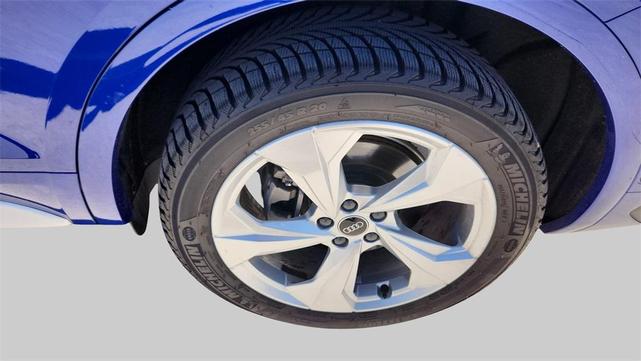 Photo of 2021 Ultra Blue Metallic Audi Q5
