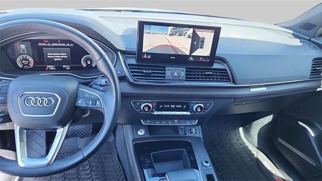 Photo of 2021 Ultra Blue Metallic Audi Q5