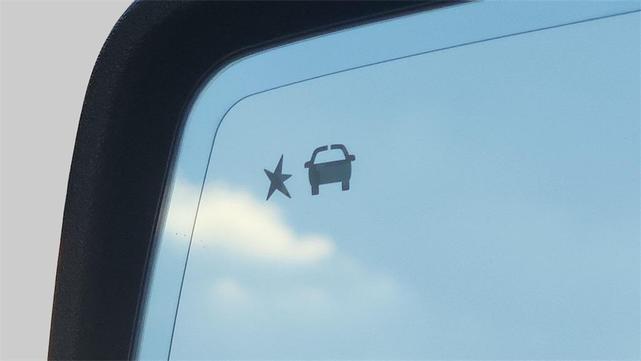 Photo of 2023 Summit White GMC Sierra 1500