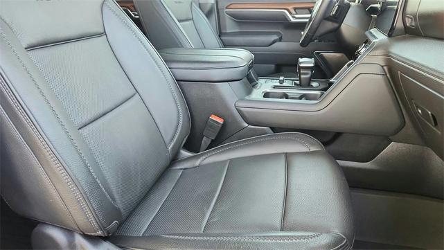 Photo of 2023 Summit White GMC Sierra 1500