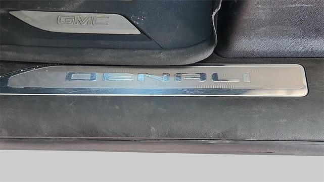 Photo of 2023 Summit White GMC Sierra 1500