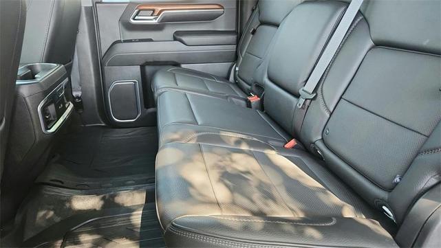 Photo of 2023 Summit White GMC Sierra 1500