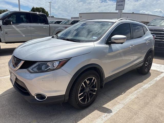 Photo of 2017 Brilliant Silver Nissan Rogue Sport