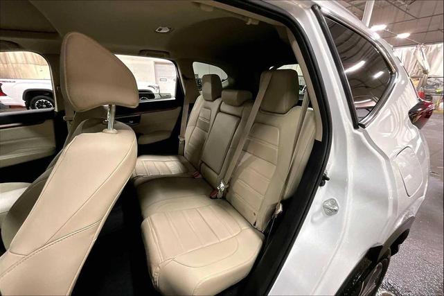 Photo of 2022 Platinum White Pearl Honda CR-V Hybrid