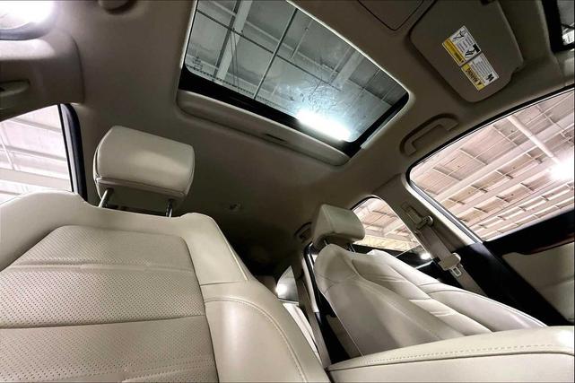 Photo of 2022 Platinum White Pearl Honda CR-V Hybrid