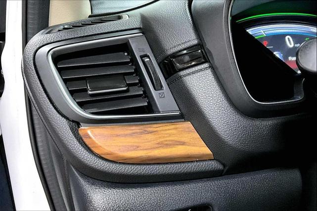 Photo of 2022 Platinum White Pearl Honda CR-V Hybrid