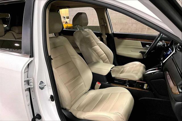Photo of 2022 Platinum White Pearl Honda CR-V Hybrid