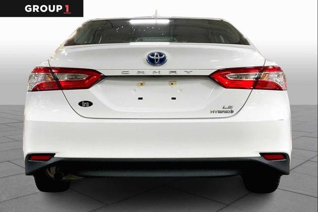 Photo of 2020 Super White Toyota Camry