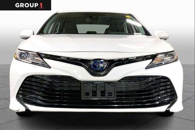 Photo of 2020 Super White Toyota Camry