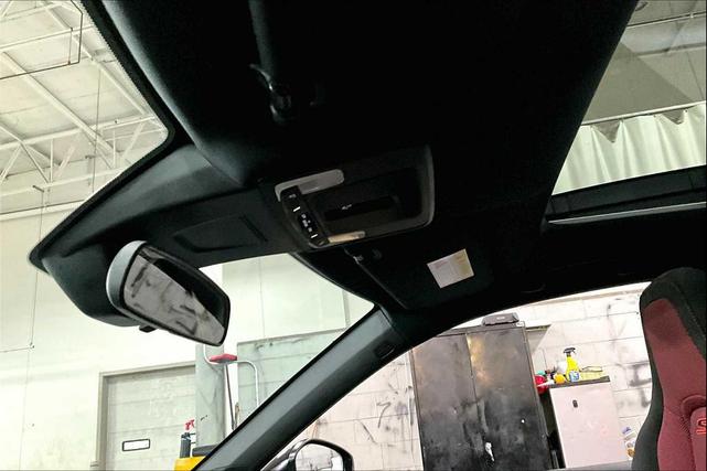 Photo of 2024 Crystal Black Pearl Honda Civic Si