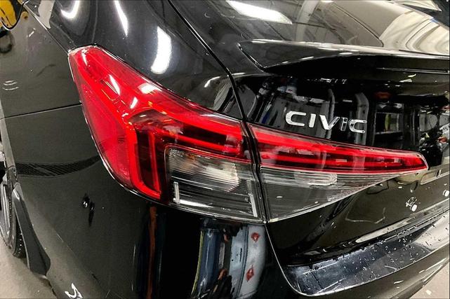 Photo of 2024 Crystal Black Pearl Honda Civic Si