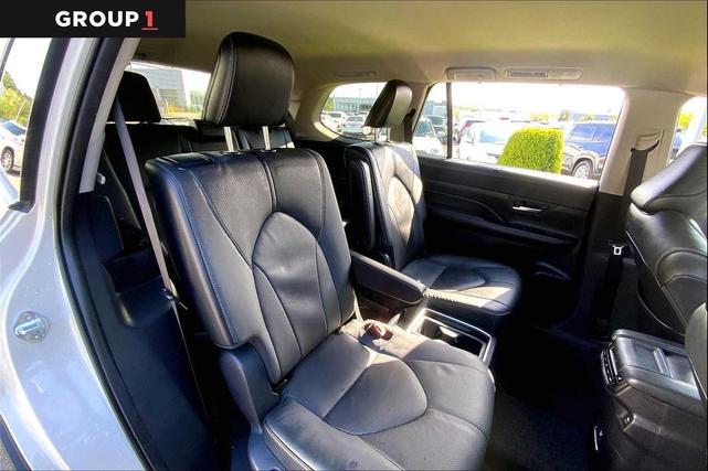 Photo of 2024 Coastal Cream Toyota Grand Highlander