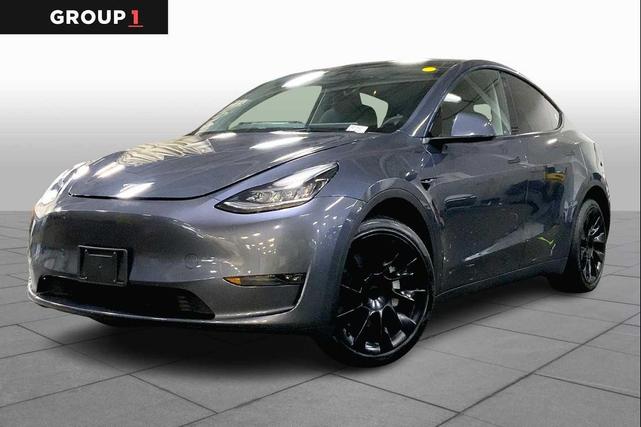 Photo of 2023 Midnight Silver Metallic Tesla Model Y