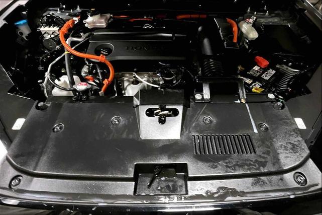 Photo of 2024 Urban Gray Pearl Honda CR-V Hybrid