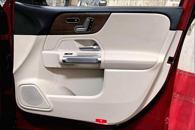 Photo of 2020 Patagonia Red Metallic Mercedes-Benz GLB 250