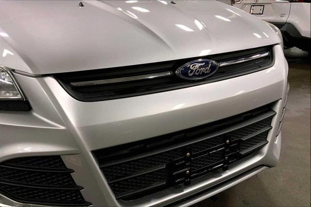 Photo of 2015 Ingot Silver Ford Escape