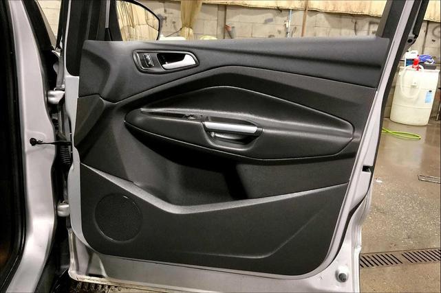 Photo of 2015 Ingot Silver Ford Escape