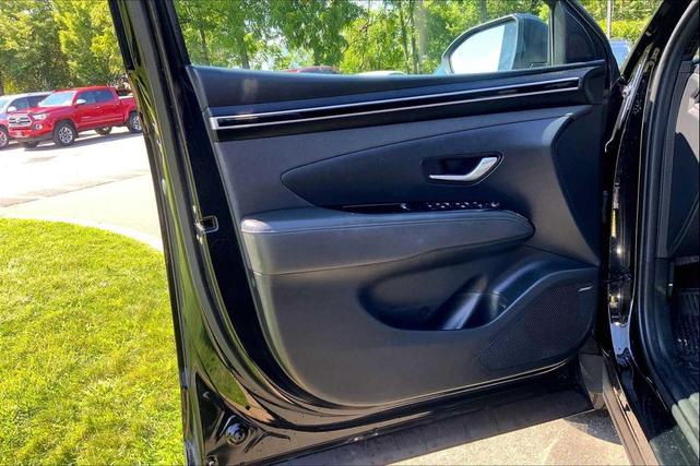 Photo of 2022 Phantom Black Hyundai SANTA CRUZ