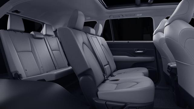 Photo of 2025 White Toyota Grand Highlander