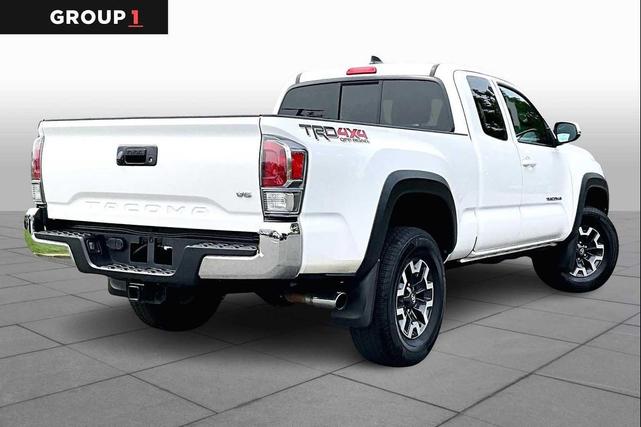 Photo of 2022 White Toyota Tacoma