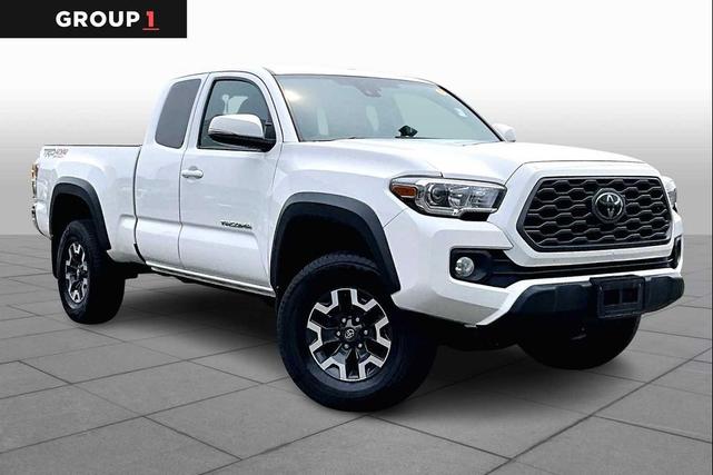 Photo of 2022 White Toyota Tacoma