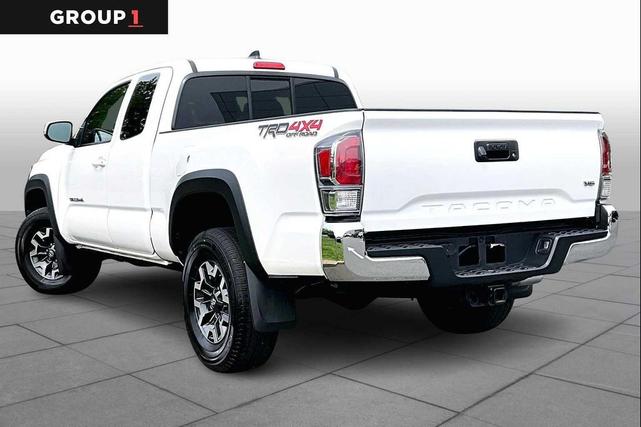Photo of 2022 White Toyota Tacoma