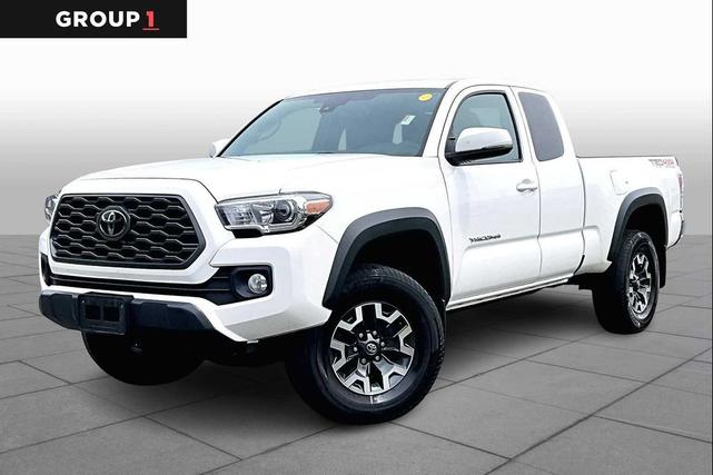 Photo of 2022 White Toyota Tacoma