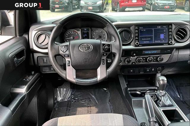 Photo of 2022 White Toyota Tacoma
