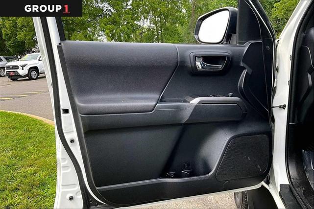Photo of 2022 White Toyota Tacoma