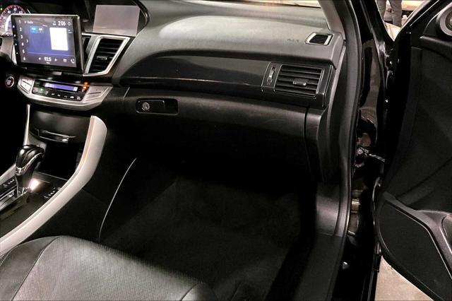 Photo of 2015 Crystal Black Pearl Honda Accord