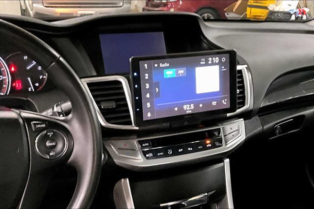 Photo of 2015 Crystal Black Pearl Honda Accord