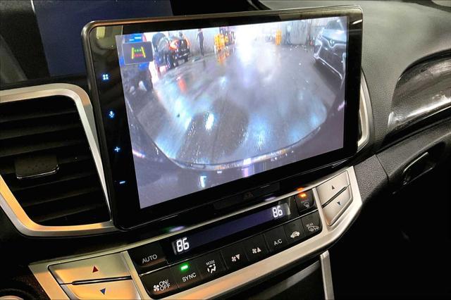 Photo of 2015 Crystal Black Pearl Honda Accord