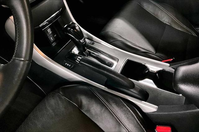 Photo of 2015 Crystal Black Pearl Honda Accord