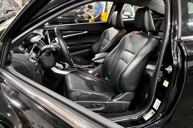 Photo of 2015 Crystal Black Pearl Honda Accord