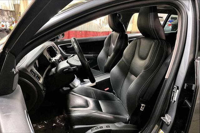 Photo of 2018 Osmium Grey Metallic Volvo V60