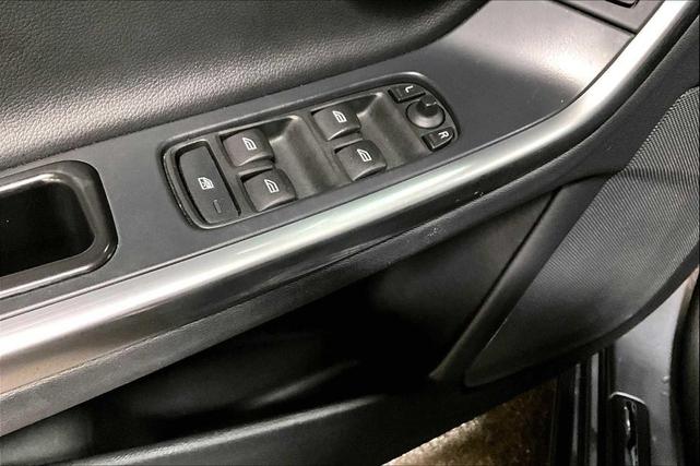 Photo of 2018 Osmium Grey Metallic Volvo V60
