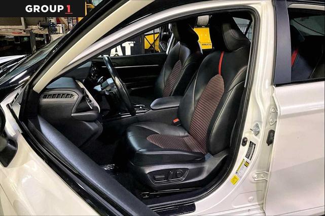 Photo of 2023 Wind Chill Pearl/Midnight Black Metallic Toyota Camry