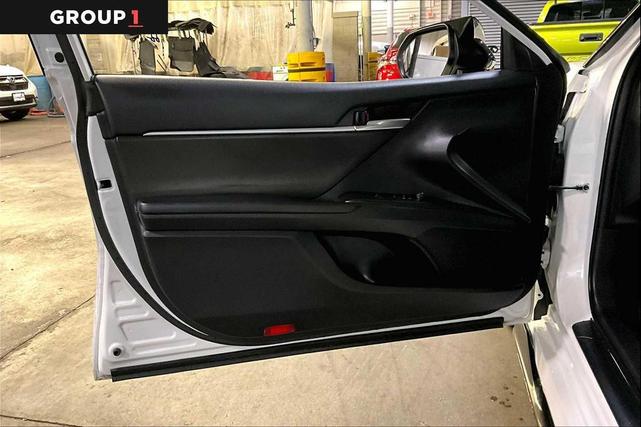 Photo of 2023 Wind Chill Pearl/Midnight Black Metallic Toyota Camry