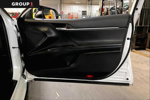 Photo of 2023 Wind Chill Pearl/Midnight Black Metallic Toyota Camry