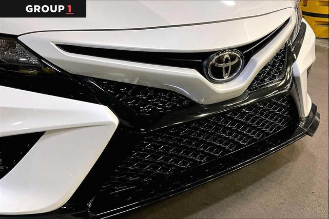 Photo of 2023 Wind Chill Pearl/Midnight Black Metallic Toyota Camry