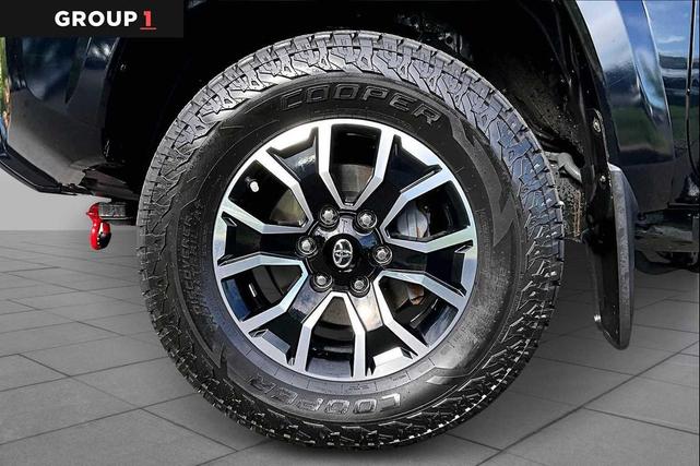 Photo of 2020 Midnight Black Metallic Toyota Tacoma