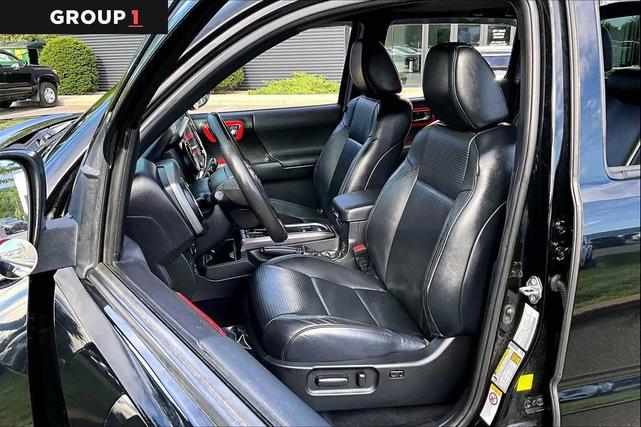 Photo of 2020 Midnight Black Metallic Toyota Tacoma