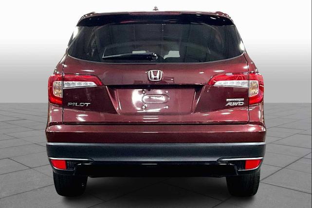 Photo of 2022 Deep Scarlet Pearl Honda Pilot