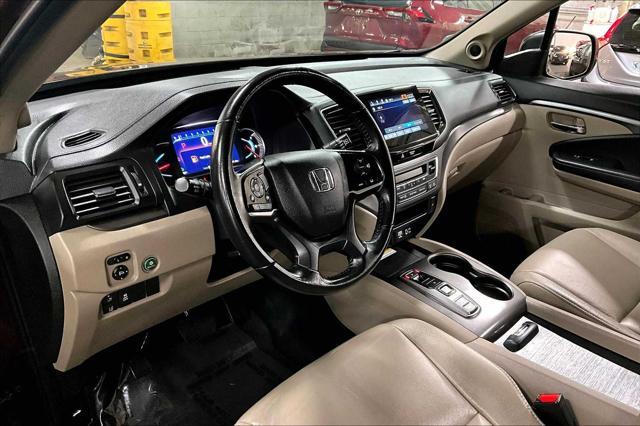 Photo of 2022 Deep Scarlet Pearl Honda Pilot