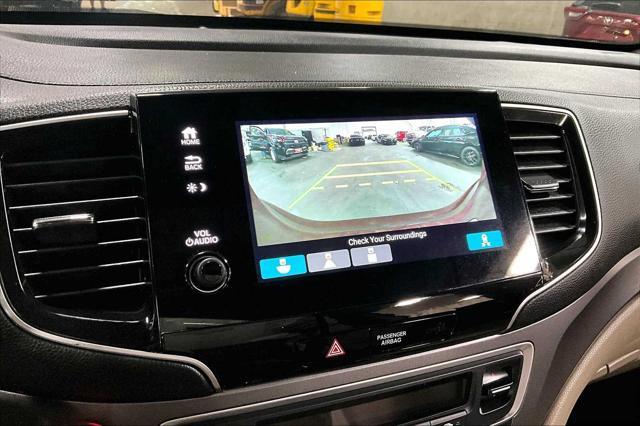 Photo of 2022 Deep Scarlet Pearl Honda Pilot
