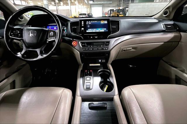 Photo of 2022 Deep Scarlet Pearl Honda Pilot