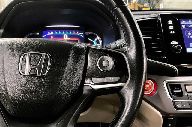 Photo of 2022 Deep Scarlet Pearl Honda Pilot