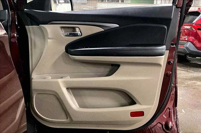 Photo of 2022 Deep Scarlet Pearl Honda Pilot