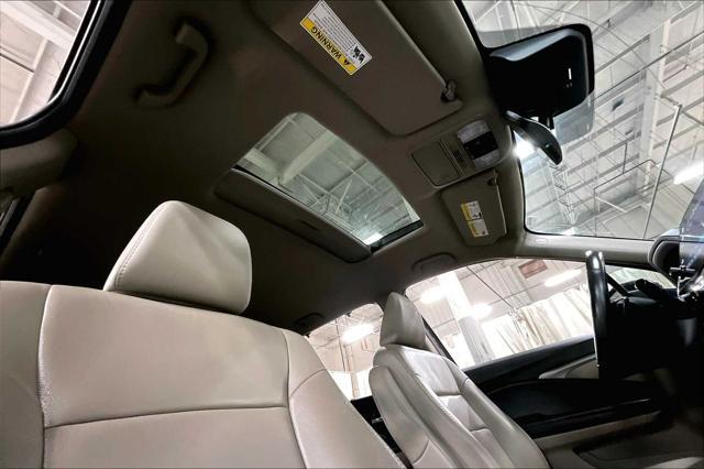 Photo of 2022 Deep Scarlet Pearl Honda Pilot
